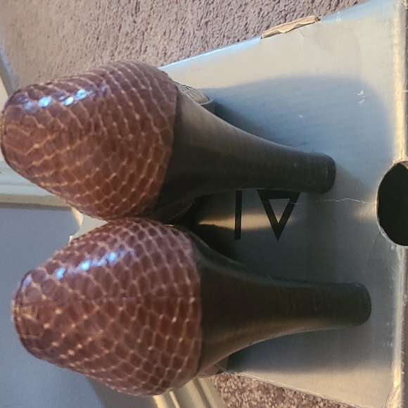 Aldo heals - Picture 2 of 2